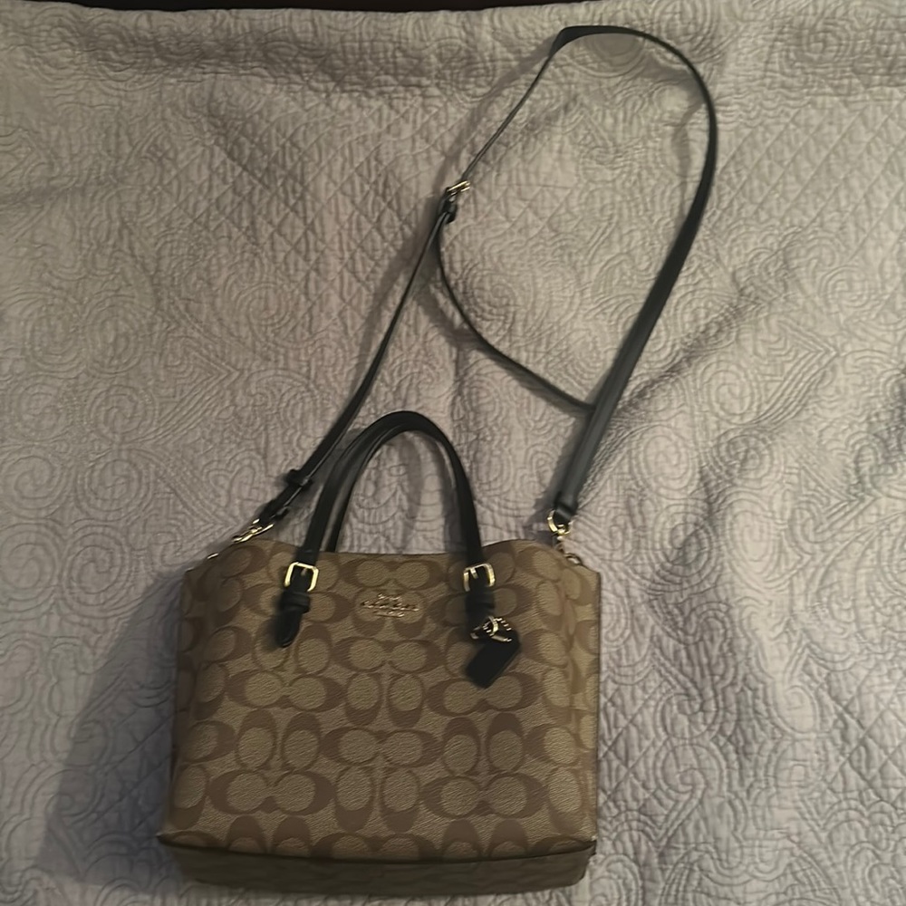 Coach Signature Mollie tote 25